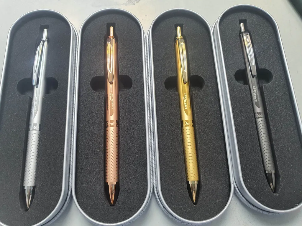 Bút bi gel Pentel BL407 thân kim loại 0.7mm